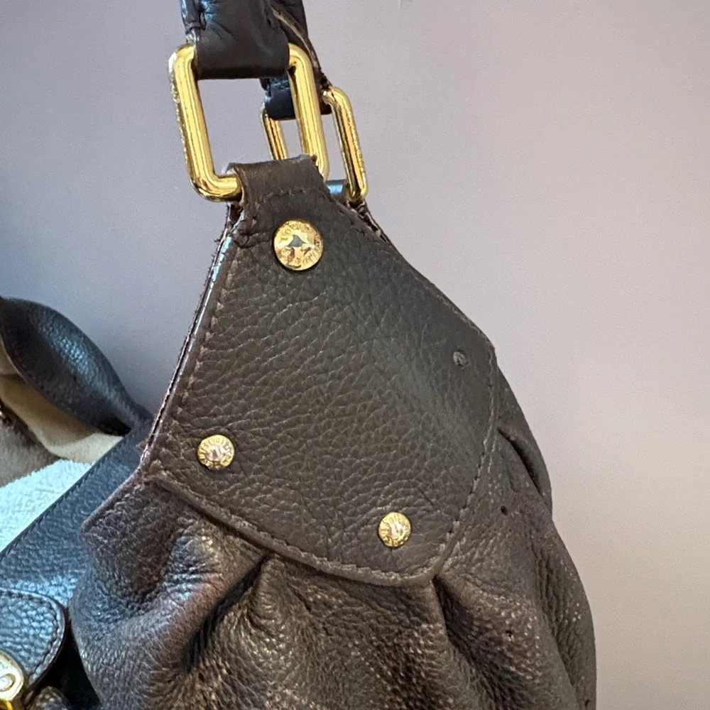 Authentic Louis Vuitton Mahina Boho In Elephant Gris - Picture 12 of 16